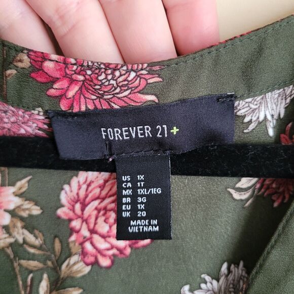 Forever 21 Womens Tunic Blouse Plus Size 1x Olive Green Pink Florals Roll Tab - Picture 2 of 10